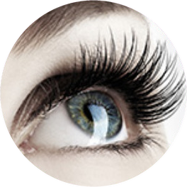 Auge mit langen Wimpern