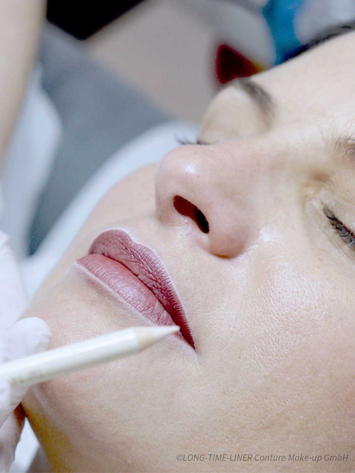 Pigmentierung der Lippenkontur mit LONG-TIME-LINER®
